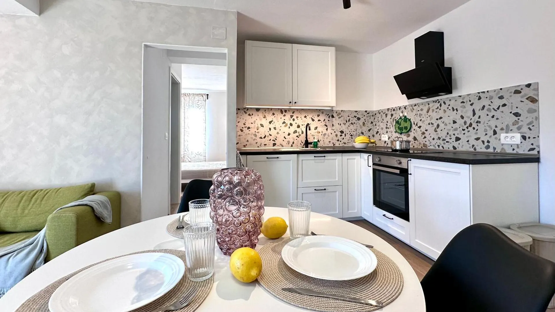 Santa Lucia App Apartment Oprtalj 0*,
