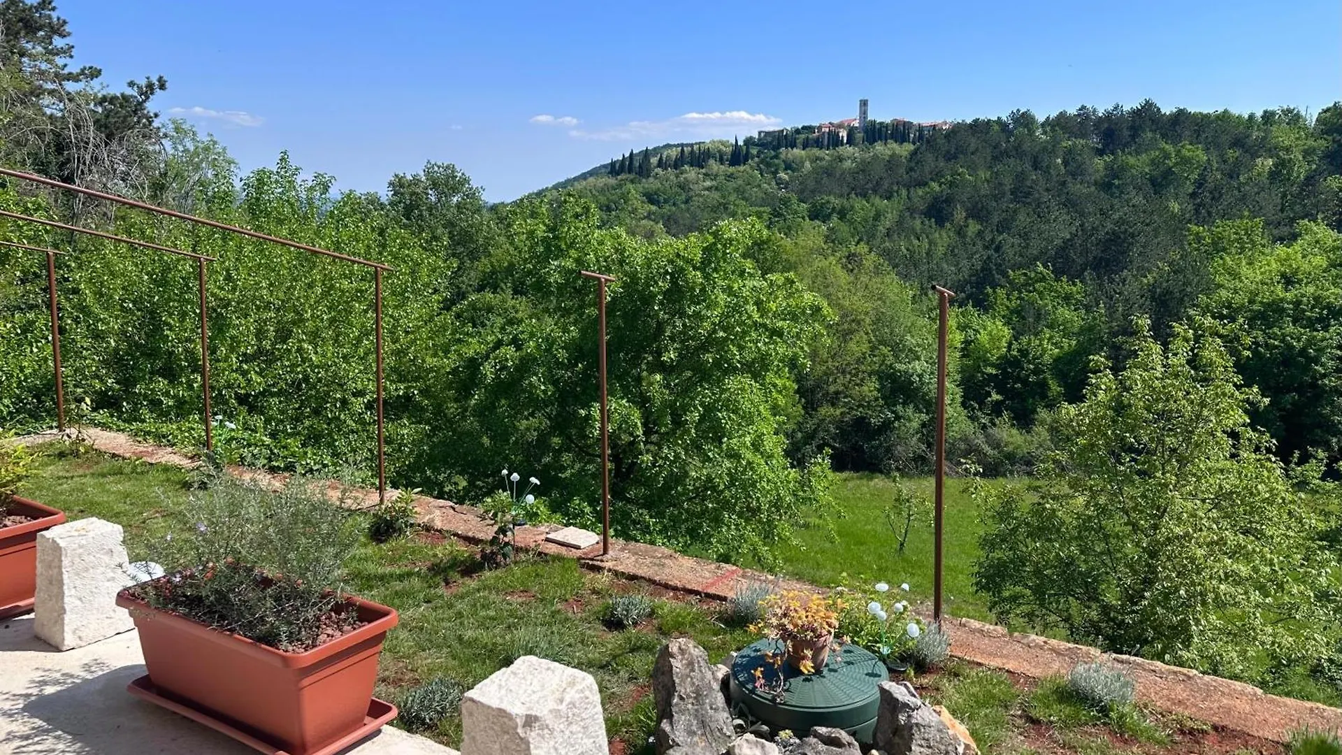 Santa Lucia App Apartment Oprtalj Croatia